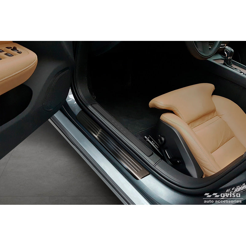Avisa, ochrany prahů, černá, nerezová ocel, vhodné pro Volvo S60 III & V60 II 2018- - 'Lines' - 4 díly