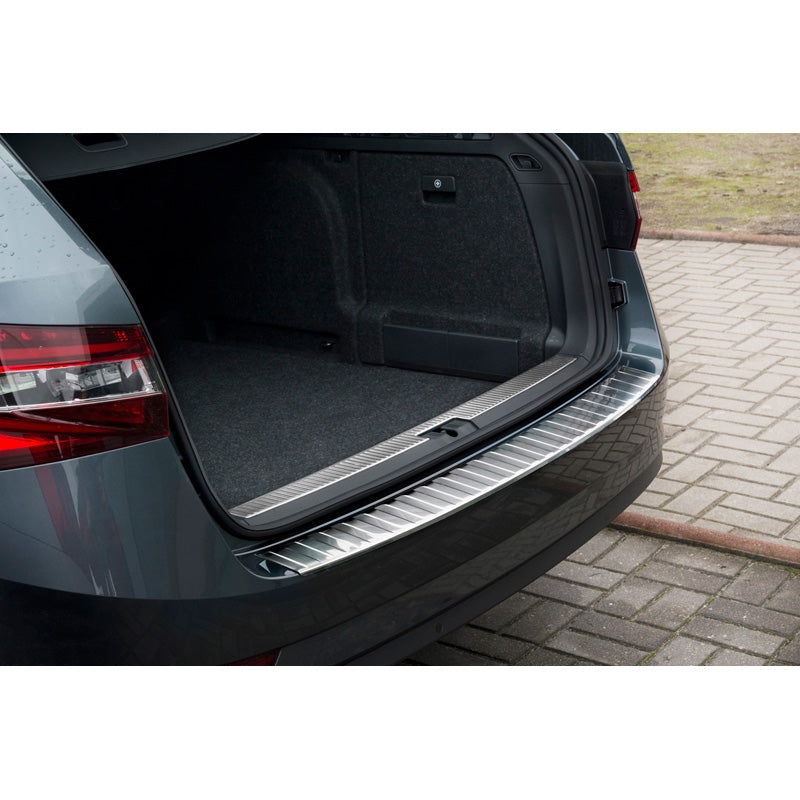 Avisa, ochrana zadního nárazníku, nerezová ocel, pasuje na Skoda Superb Combi III 2015-2019 & 2019-2024 včetně Scout 'Ribs'
