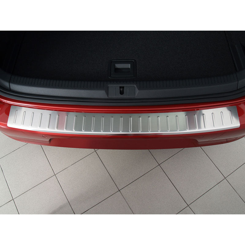 Avisa, Ochrana zadního nárazníku, nerezová ocel, pasuje na Volkswagen Golf VII 3/5 dveří 2012-2017 & FL 2017-2019 'Ribs'