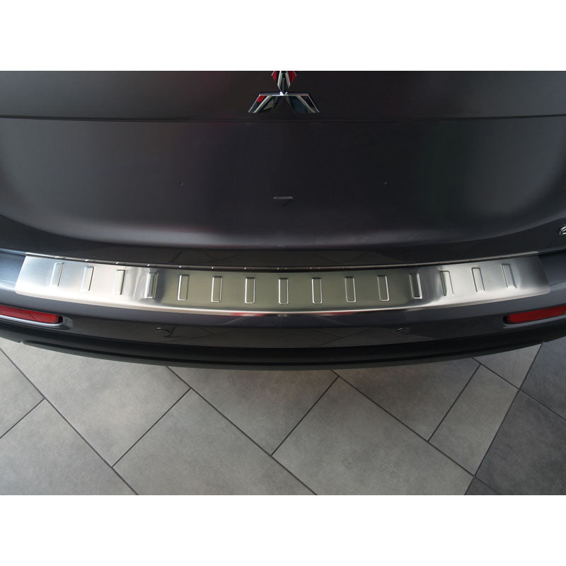 Avisa, osłona tylnego zderzaka, stal nierdzewna, pasuje do Mitsubishi Outlander 2012-2015 'żebrowane'