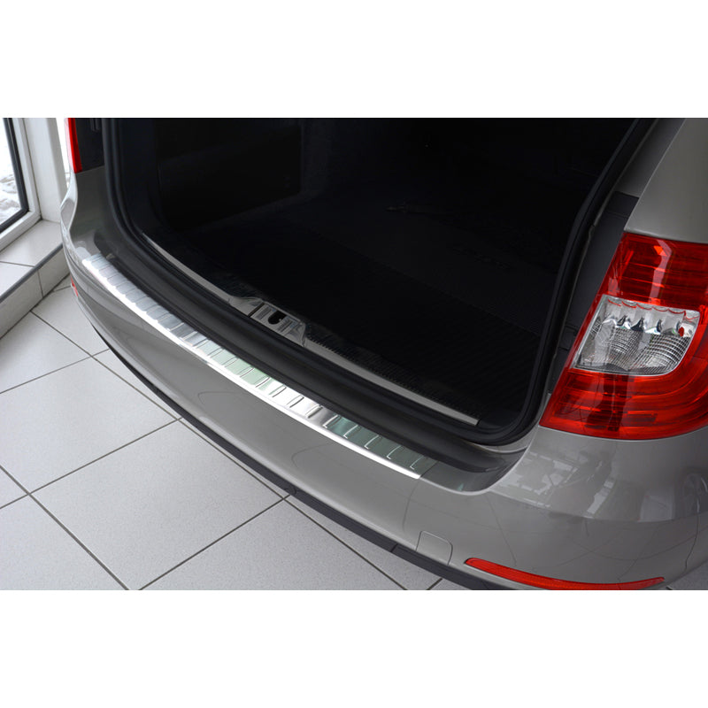 Avisa, ochrana zadního nárazníku, nerezová ocel, pasuje na Skoda Superb Combi 2013-2015 'Žebra'