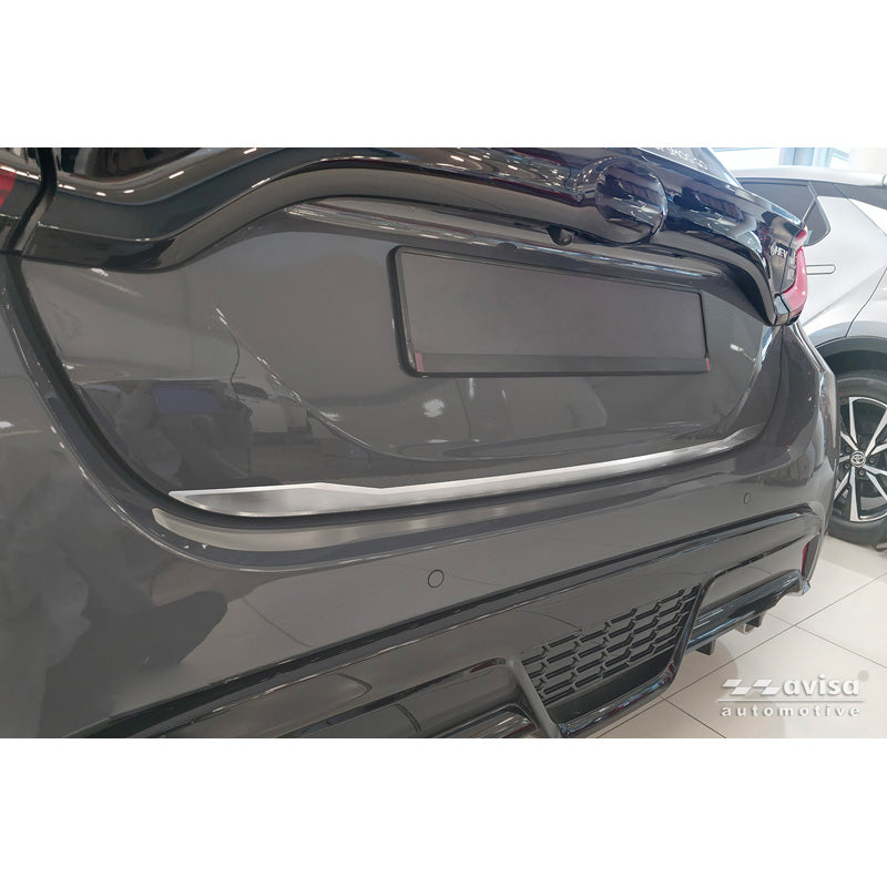 Avisa, listwa klapy bagażnika, szczotkowana stal nierdzewna, pasuje do Toyota Yaris (P21) (2020-2024) & Facelift (2024-)