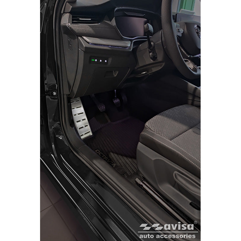 Avisa, Poggiapiedi in acciaio, compatibile con Skoda Octavia (NX_) (Liftback & Combi) (2020-2024 & FL 2024-)