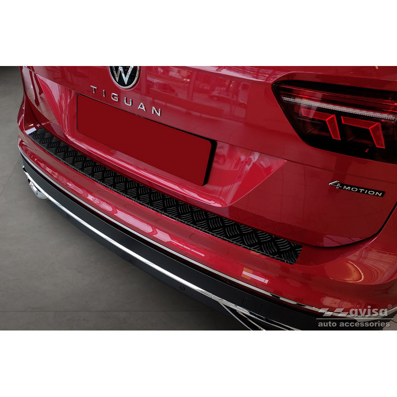 Avisa, protège pare-chocs arrière, noir mat, alu, compatible avec Volkswagen Tiguan II incl. Allspace & R-Line 2016-2020 & FL 2020-2024 'Plaque striée'