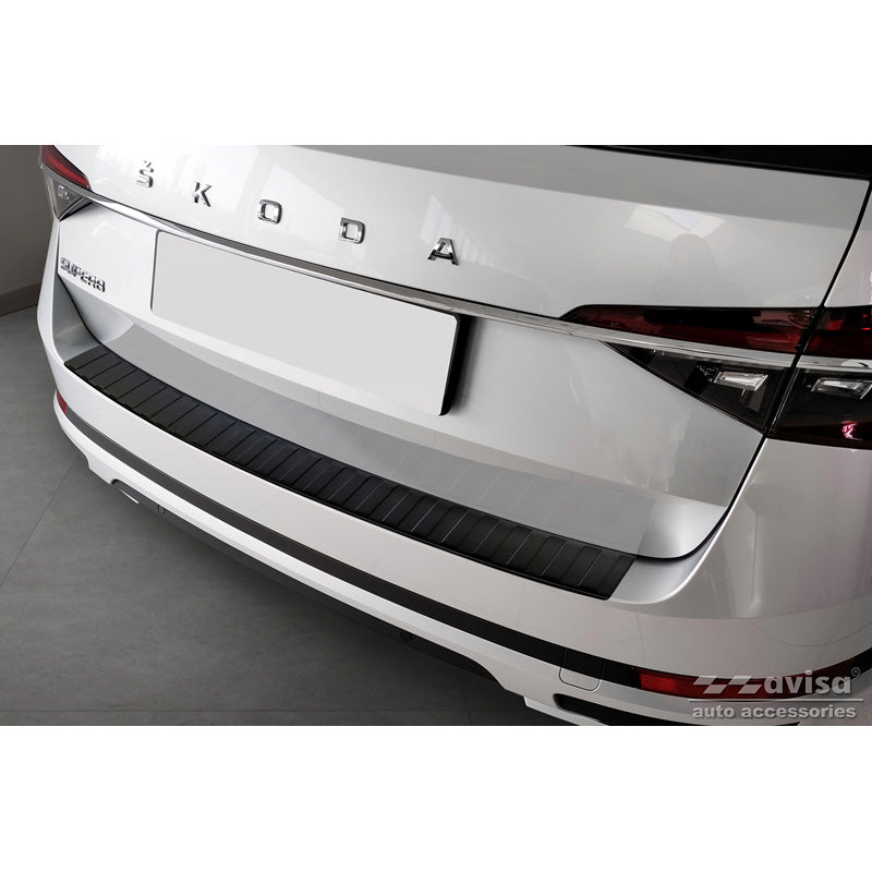 Avisa, Ochrana zadního nárazníku, matná černá, nerezová ocel, pasuje na Skoda Superb III Combi 2015-2019 & Facelift 2019-2024 včetně Scout 'Ribs'