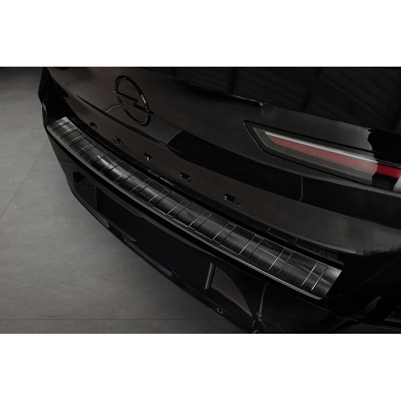 Avisa, Achterbumperbeschermer, Zwart, Roestvrij staal, past op Opel Astra L HB 5-deurs 2021- 'Ribben'