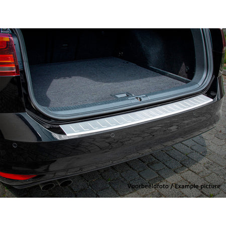 MAX6, Bagkofangerbeskytter, Børstet rustfrit stål, passer til Toyota Corolla (E21) Sedan (2019-)