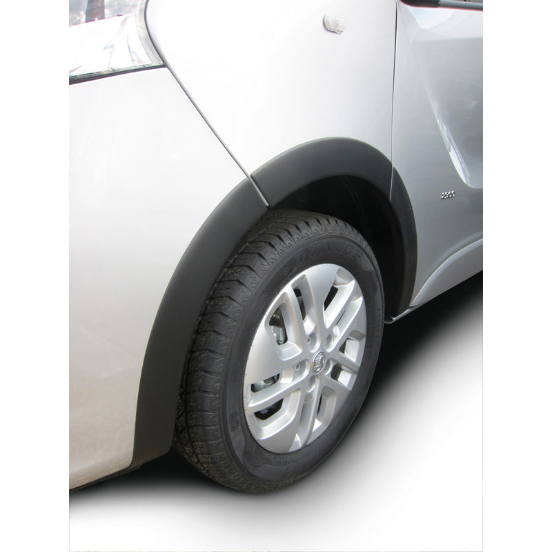 RGM, passaruota in plastica ABS, nero, compatibile con Opel Vivaro 2014-2019 passo lungo, set da 10 pezzi