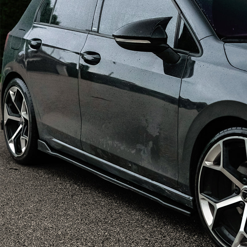 OneWay, prahové nástavce, lesklá černá, pasuje na Volkswagen Golf VIII HB/Variant (2020-2024) & FL (2024-), kromě GTi/GTD/GTE/R/R-Line